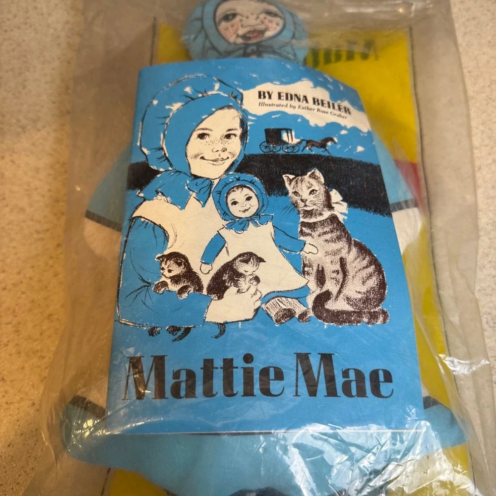 VTG Mattie Mae Amish Doll and Storybook Set by Edna Beiler Vintage Plush 15